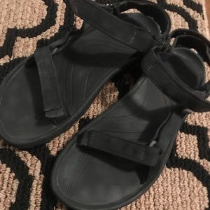 Black Tevas